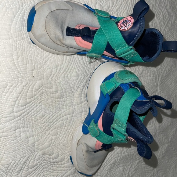 Kids Nike Huarache City used shoes - Picture 4 of 4